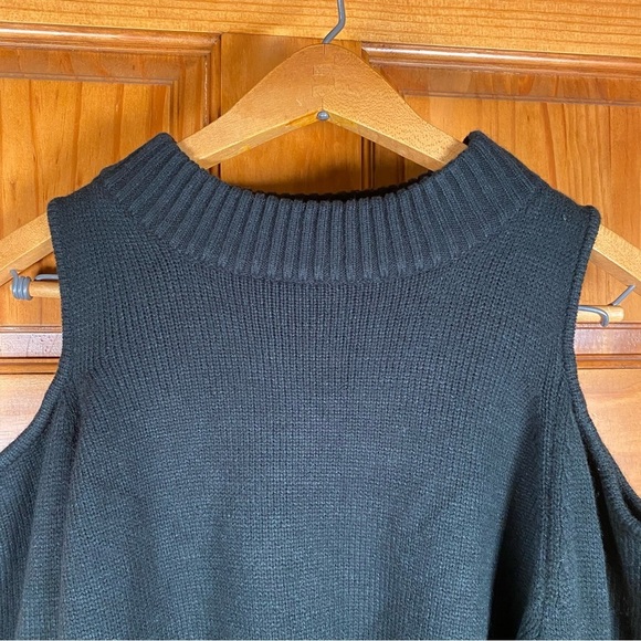 Roaman's Black Cold-Shoulder Sweater with Fringe Long Sleeves - Picture 5 of 10